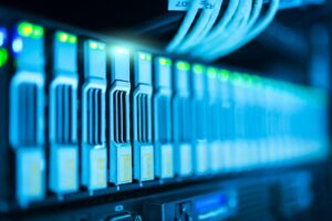 Cómo combinar almacenamiento físico y en la nube de forma eficiente